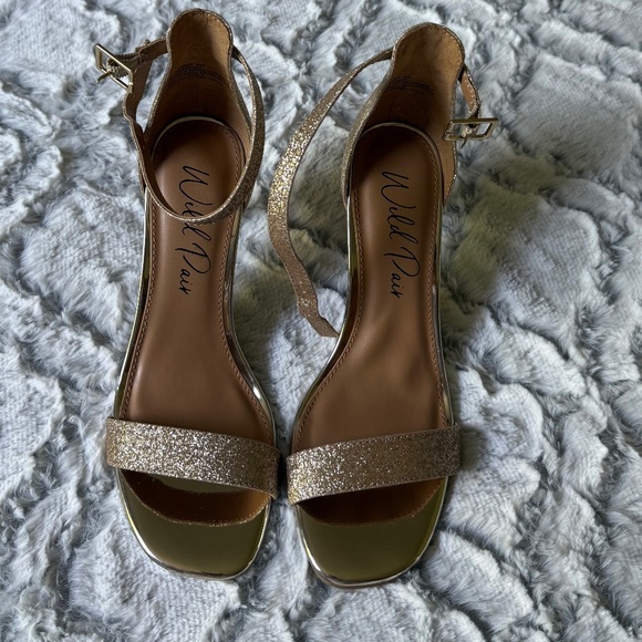 Gold glitter stilettos - Picture 2 of 11